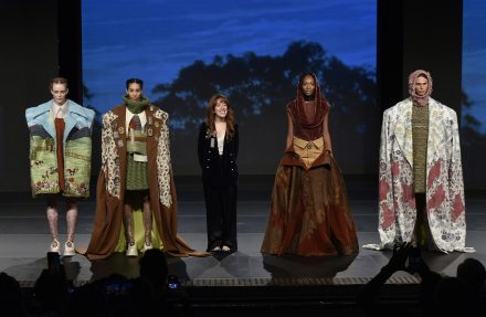 a ganhadora Júlia Van der Leij, ganhadora do concurso FAAP Moda