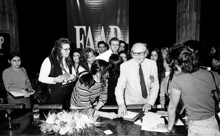 Pierre Cardin em seu desfile na FAAP, no ano de 1994