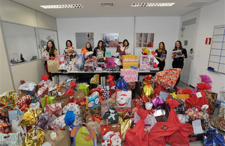 Presentes e Kits de higiene doados em 2019 para as Comunidades Jardim Panorama e Malvinas