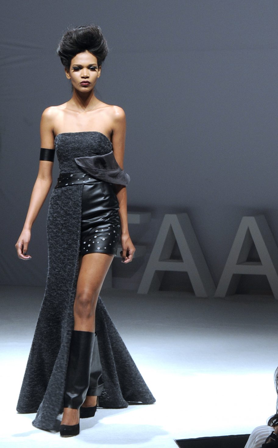Faculdade de Artes Plásticas – 8º FAAP Moda 2011