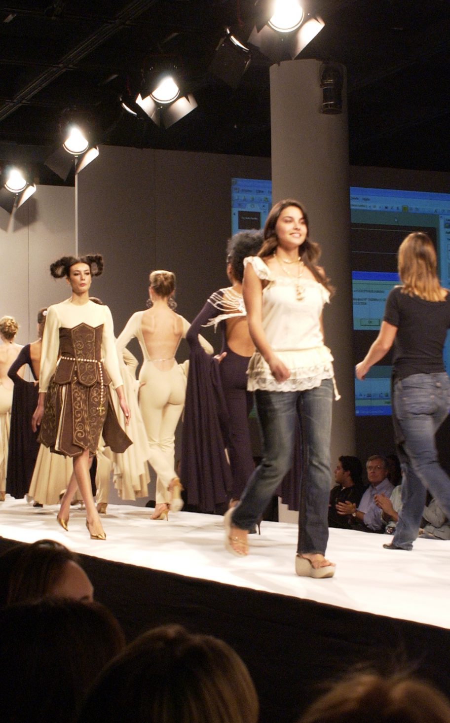 Faculdade de Artes Plásticas – 2º FAAP Moda 2005
