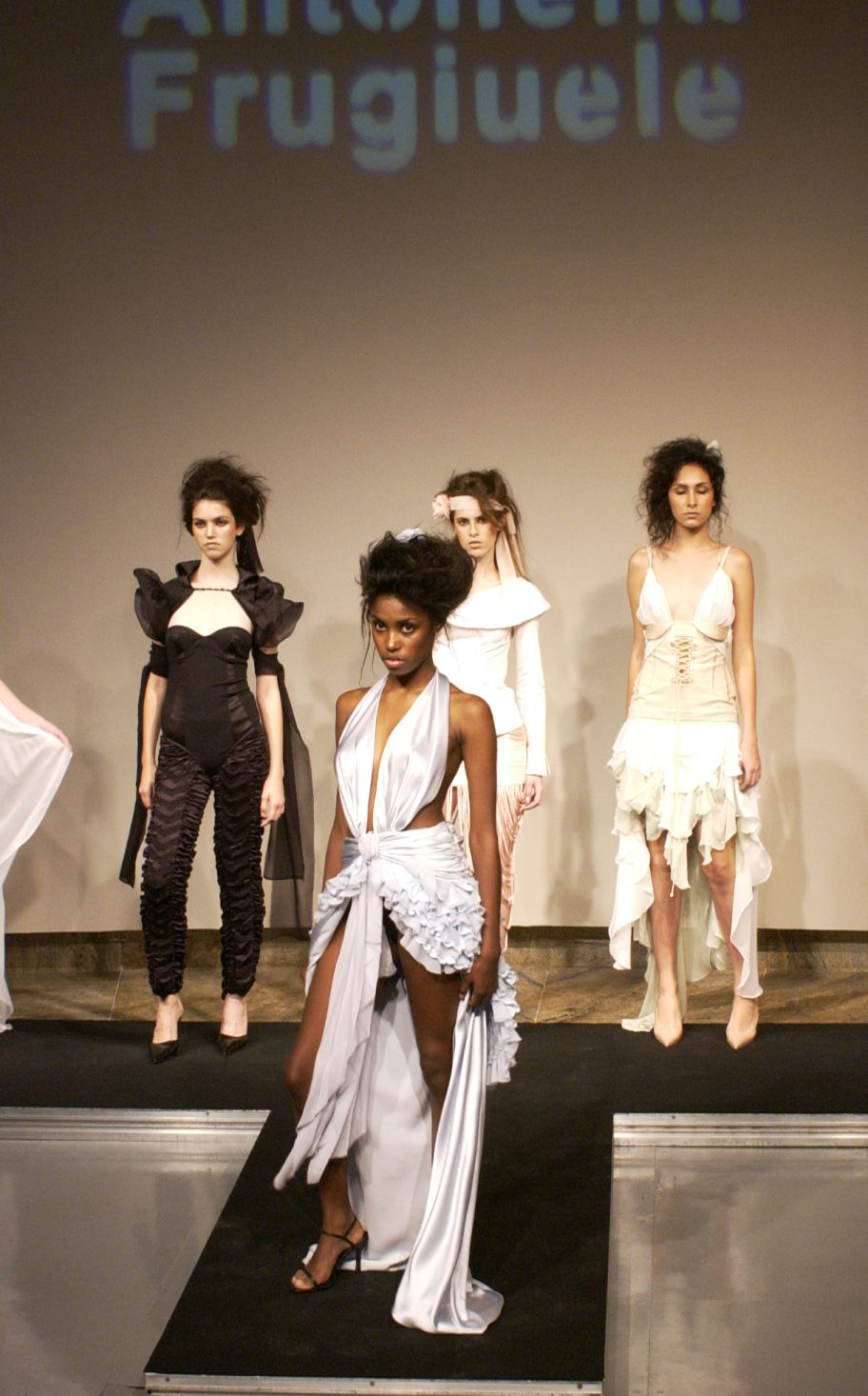 Faculdade de Artes Plásticas – 1º FAAP Moda 2004
