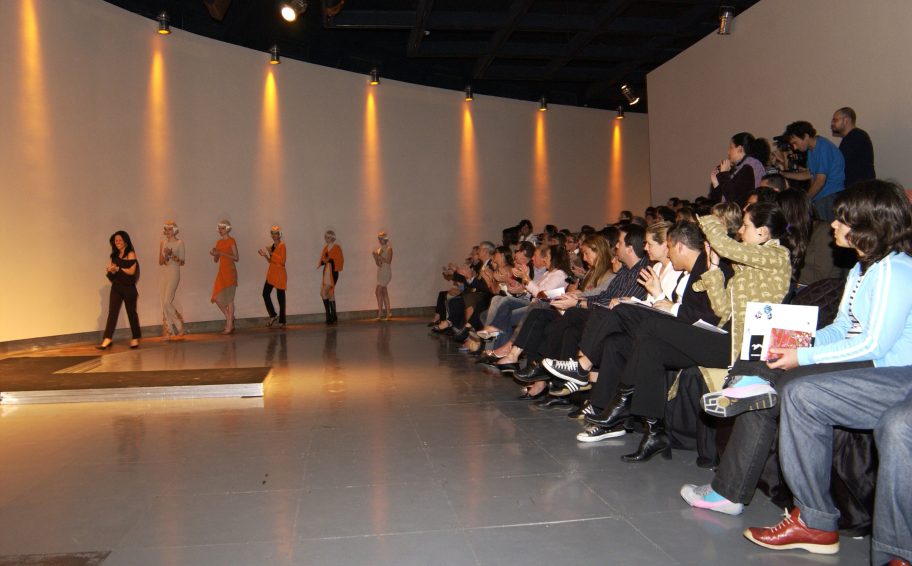 Faculdade de Artes Plásticas – 1º FAAP Moda 2004