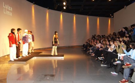 Faculdade de Artes Plásticas – 1º FAAP Moda 2004