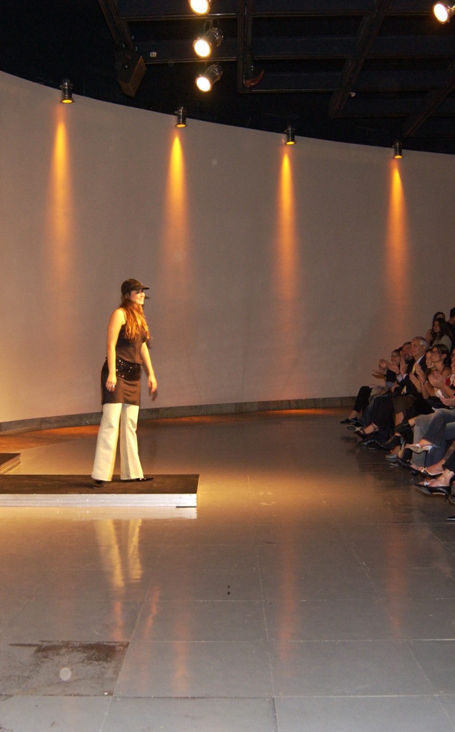 Faculdade de Artes Plásticas – 1º FAAP Moda 2004