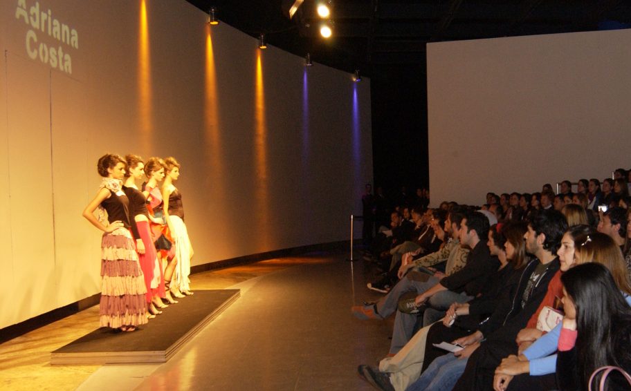 Faculdade de Artes Plásticas – 1º FAAP Moda 2004