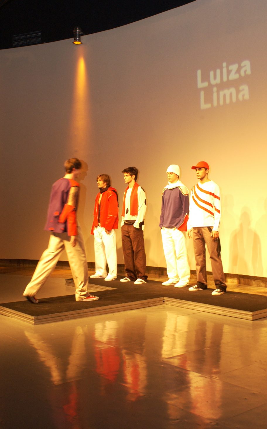 Faculdade de Artes Plásticas – 1º FAAP Moda 2004