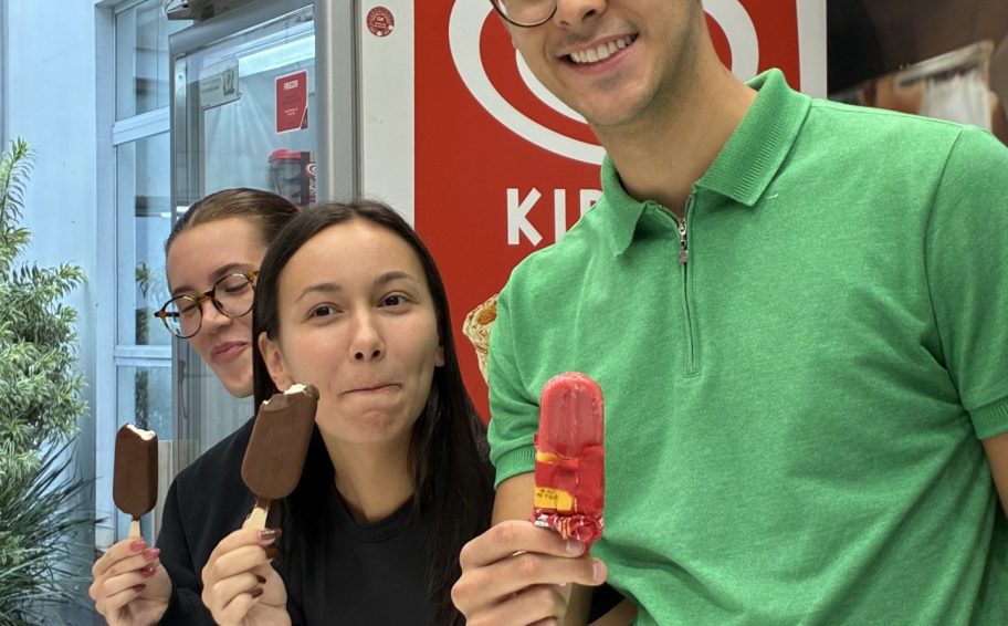 F7F96AD1-D6F6-4BA6-BCA6-FFDB09789CAF 1