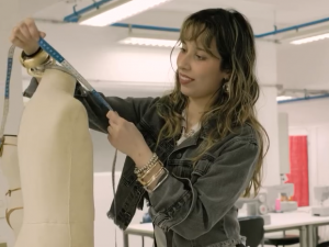 Bianca Dias Correia, aluna do curso de Moda da FAAP