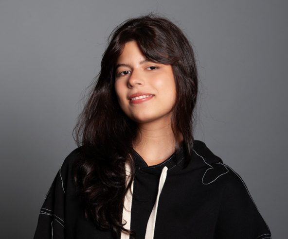 MAÍRA-OLIVEIRA-ESQUERRE