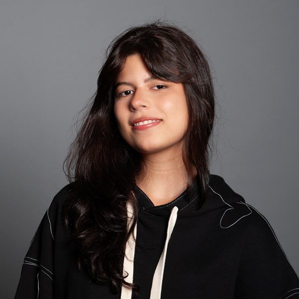 MAÍRA-OLIVEIRA-ESQUERRE